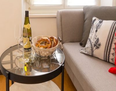 Colmar centre charmant studio 27m2 +parking 3 pers